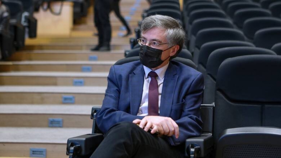 Ο Τσιόδρας αρνήθηκε να απαντήσει σε ποιον δόθηκε η μελέτη για το ΕΣΥ - Συνεχίζει να προσφέρει κάλυψη στο Μαξίμου