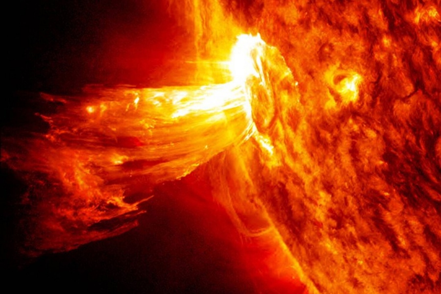 Κινδυνεύουμε σοβαρά! - Έκρηξη που συνέβη στον Ήλιο στις 31/5, απειλή για μαζικά εμφράγματα και εγκεφαλικά στη Γη!
