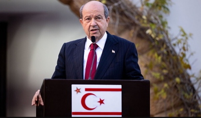 Ο Tatar σέβεται το αποτέλεσμα αλλά δείχνει την ελληνοκυπριακή πλευρά και την ΕΕ για την ήττα του