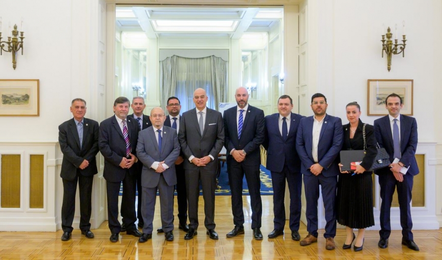 Συνάντηση Δένδια με τον δήμαρχο Αμμοχώστου – Στο επίκεντρο το Κυπριακό