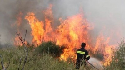 Υπό μερικό έλεγχο η πυρκαγιά στο Αμάρι Ρεθύμνου