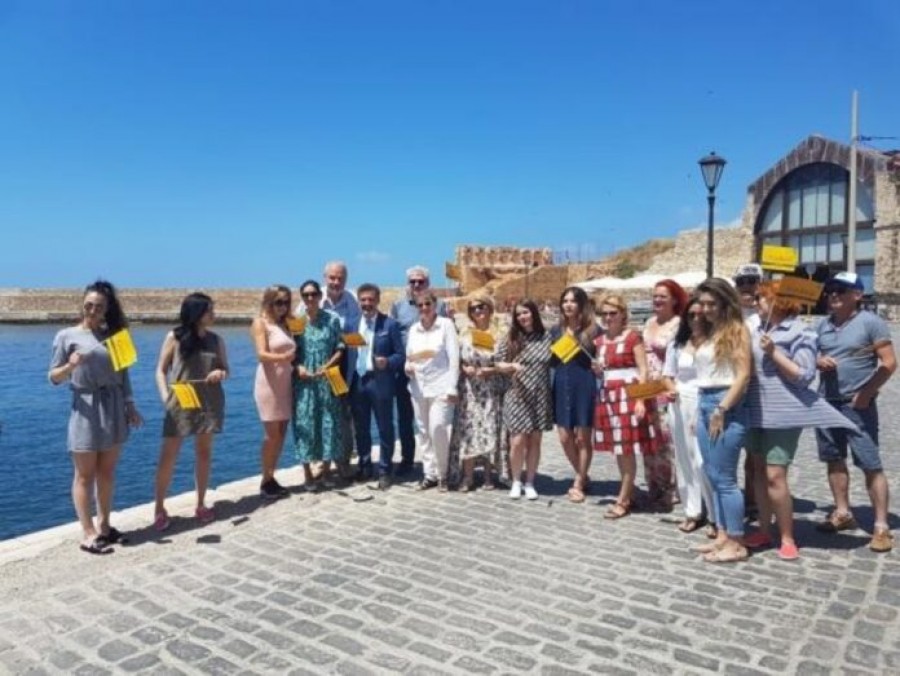Ρουμάνοι ταξιδιωτικοί πράκτορες και δημοσιογράφοι σε Κρήτη και Σαντορίνη