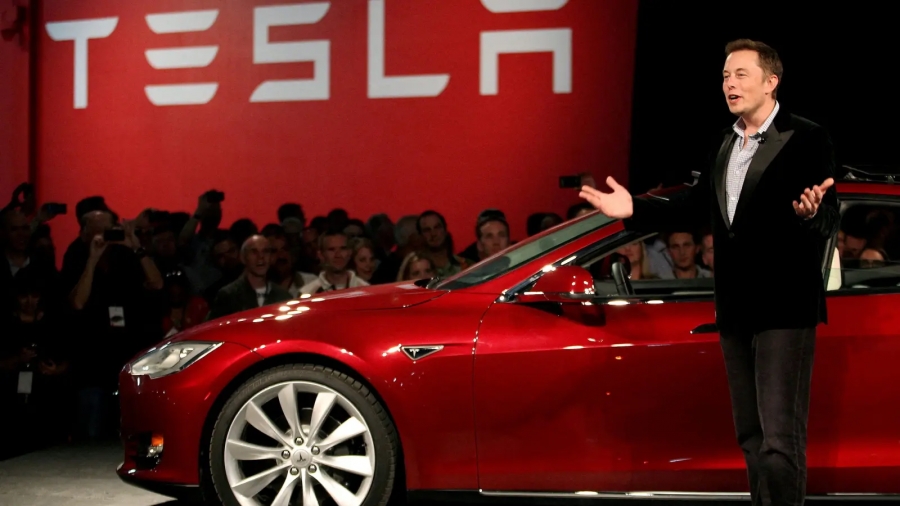 Η Tesla ανακαλεί 130.000 οχήματα λόγω υπερθέρμανσης