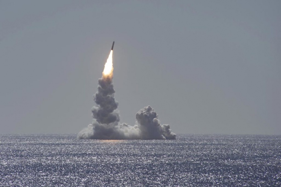 Οι Βρετανοί εκτοξεύουν διηπειρωτικό πύραυλο Trident ΙΙ D5 - Σενάριο πυρηνικού πολέμου στην άσκηση του ΝΑΤΟ Steadfast Defender