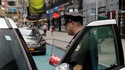 Αστυνομία Νέας Υόρκης: Οι αστυνομικοοί να εμβολιαστούν ή να φορούν μάσκα