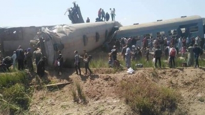 Σφοδρή σύγκρουση τρένων στην Αίγυπτο – Πληροφορίες για δεκάδες νεκρούς και τραυματίες