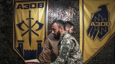 Τα zombie βγήκαν παγανιά... Ο Zelensky επιστράτευσε τους ναζί της Azov για στρατολογήσει με βία Ουκρανούς - Εκστρατεία τρόμου