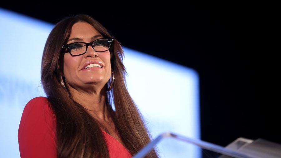 Δεν μασάει από πόλεμο η Kimberly Guilfoyle – Απαντάει στους επικριτές της με super sexy φωτογραφία και ετοιμάζει βαλίτσες για Ελλάδα