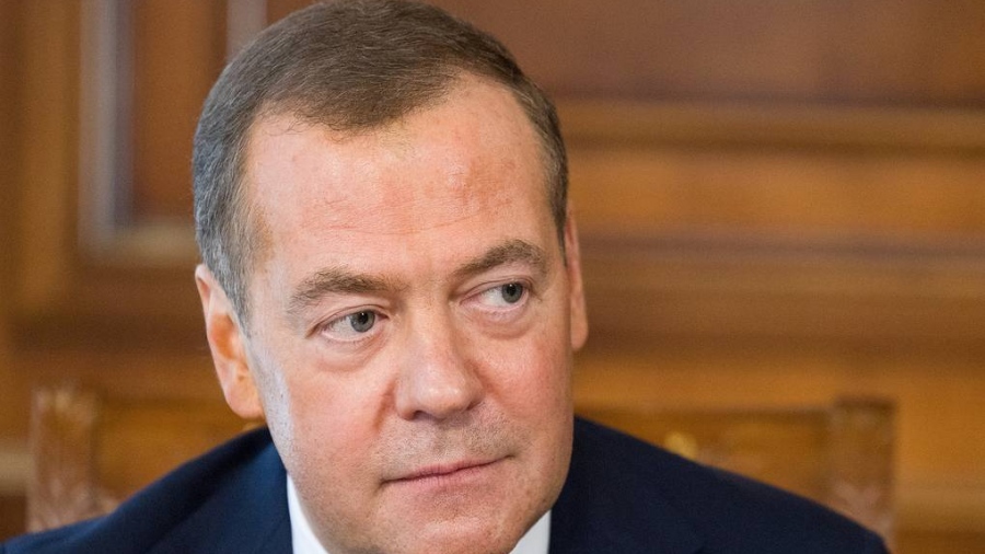 Dmitry Medvedev (Ρωσία): Βρωμερέ μπάσταρδε του Κιέβου, σκουλήκι… κρύψου για όλη σου την άχρηστη ζωή