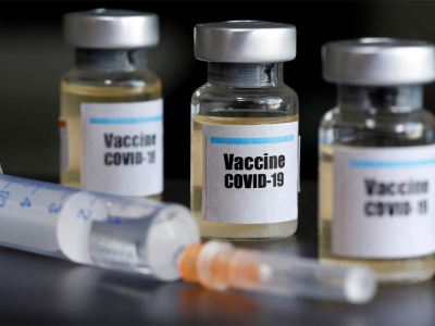 Airfinity: Τζίρος 190 δισ. δολαρίων το 2021 για τις φαρμακοβιομηχανίες από τα εμβόλια Covid-19