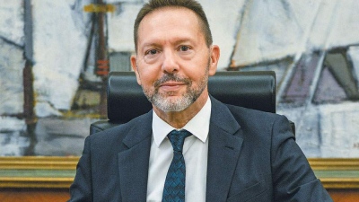 Ο Στουρνάρας ζητά μειώσεις επτοκίων: Ήρθε η ώρα η ΕΚΤ να αποκλίνει από τη Fed