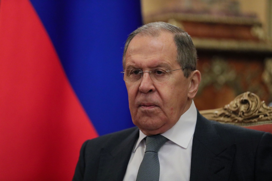 Πυρά Lavrov: Λένε ψέματα οι Γάλλοι, έχουν στρατεύματα στην Ουκρανία