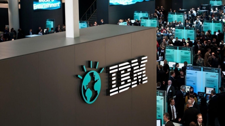 IBM: Ξεπέρασαν τις προσδοκίες τα έσοδα το β’ τρίμηνο του 2022, στα 15,54 δισ. δολ.