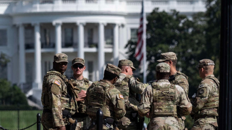 Συνταρακτικές εξελίξεις: Πυροβολισμοί κατά αστυνομικών κοντά στον Λευκό Οίκο - Νεκροί έπεσαν 2 εθνοφρουροί
