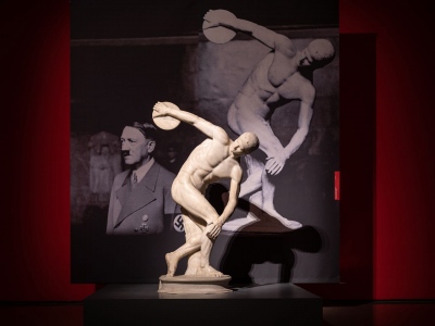 Απίστευτο διπλωματικό επεισόδιο για «βραβευμένο» άγαλμα από τον Adolf Hitler – Ερίζουν Γερμανία και Ιταλία