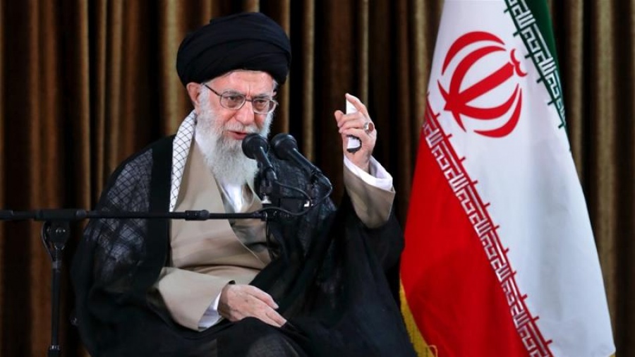 Khamenei (Ιράν): Πολύ παράξενη η πρόθεση των ΗΠΑ να μας βοηθήσει στη μάχη του κορωνοϊού