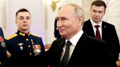 Έκπληξη από το Κρεμλίνο: O Putin απένειμε τον τίτλο του «Ήρωα της Ρωσίας» σε Ουκρανό πρώην βουλευτή