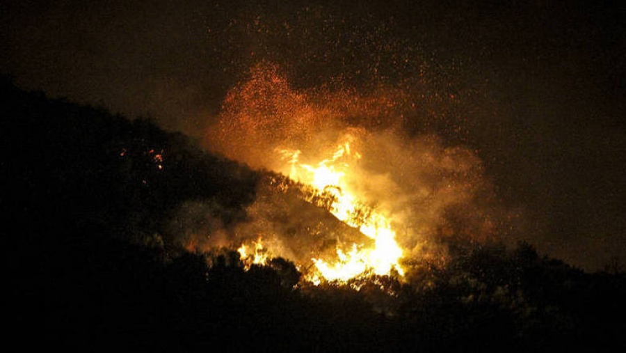 Καλύτερη η εικόνα των πυρκαγιών σε Αχαΐα και Ηλεία - Υπό μερικό έλεγχο η φωτιά  στη Μεσσηνία