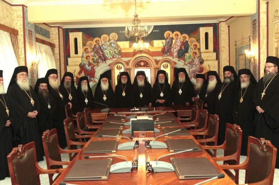 Αντιδρά η Ιερά Σύνοδος στην αναδοχή παιδιών από ομόφυλα ζευγάρια