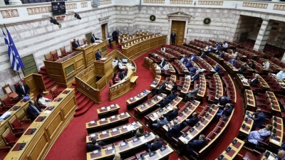 Βουλή: Υπερψηφίστηκε η τροπολογία για τη μοριοδότηση προσωπικού στα νοσοκομεία
