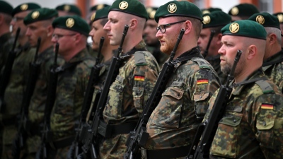 Οι πολεμοκάπηλοι χαίρονται - Συγχαρητήρια Rutte στη Γερμανία για την επαναφορά της στρατιωτικής θητείας