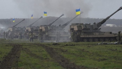 Forbes: Οι Ουκρανοί μεταφέρουν άρματα μάχης Leopard 1A5 στο μέτωπο χωρίς πρόσθετη προστασία
