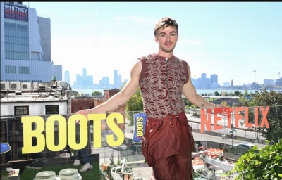 Σάλος με τη νέα gay σειρά «Boots» του Netflix – Πεντάγωνο: Woke σκουπίδια, κρατήστε μακριά τα παιδιά