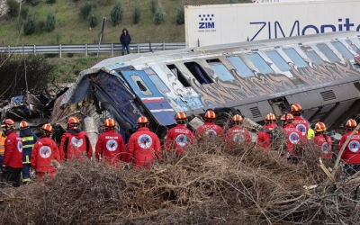 Τέμπη: «Απόπειρα εξαγοράς συγγενών» από την Hellenic Train καταγγέλλουν οικογένειες θυμάτων