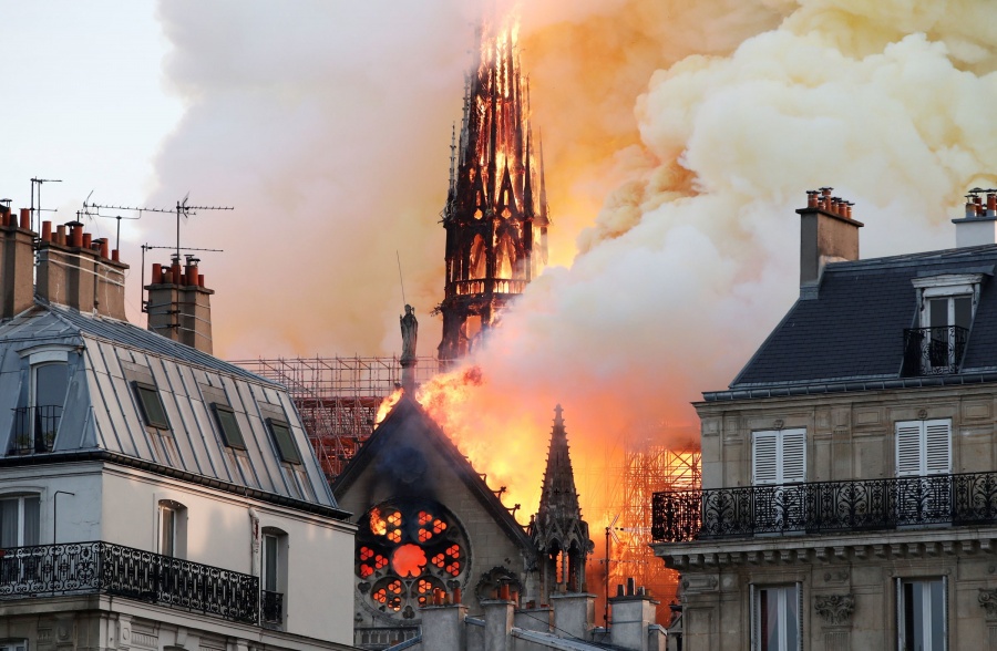 Παναγία των Παρισίων: Οι θησαυροί που χάθηκαν κι εκείνοι που σώθηκαν από την πυρκαγιά