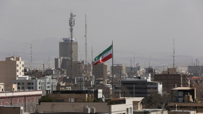 Axios: Τα Εμιράτα εξετάζουν πλήγμα κατά του Ιράν – 800 πύραυλοι και drones θα σαρώσουν τον Περσικό Κόλπο