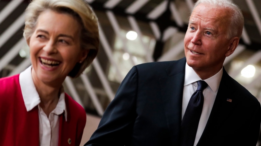 Επικοινωνία Von der Leyen (Κομισιόν) με Biden - «Ευχαριστίες» για την αμερικανική βοήθεια στην Ουκρανία
