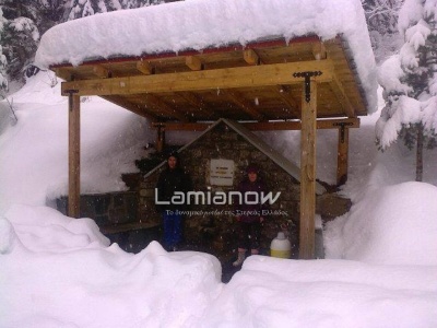 Φθιώτιδα: Eπιχείρηση απεγκλωβισμού 50 ατόμων από ξενοδοχείο αποκλεισμένο από τα χιόνια