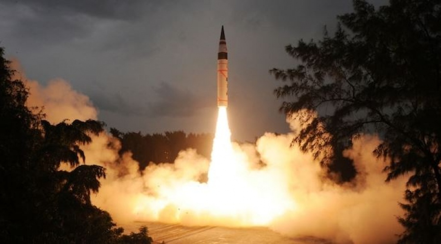 Ξεφεύγει η Ινδία - Η υπερηχητική Agni5 με κεφαλή 7.500 κιλών σαρώνει τα τρομερά B -2 και τη βόμβα GBU57 των ΗΠΑ