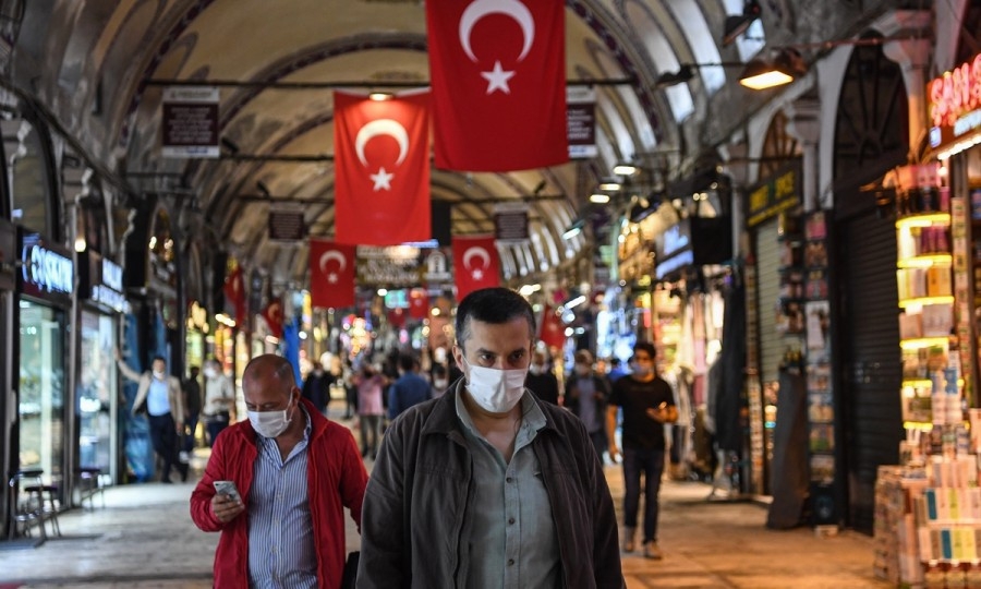 Τουρκία: Σχεδόν διπλάσιος αριθμός ημερήσιων κρουσμάτων συγκριτικά με το χαμηλό στις αρχές Ιουλίου