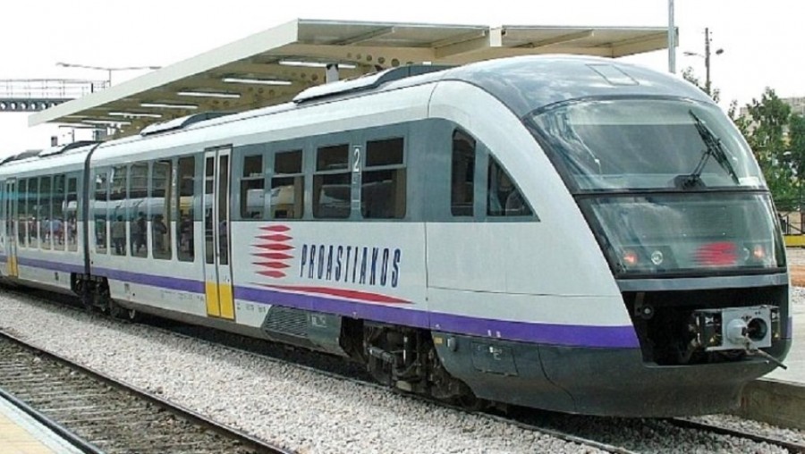 Εκτροχιασμός του Προαστιακού πριν το Ξυλόκαστρο