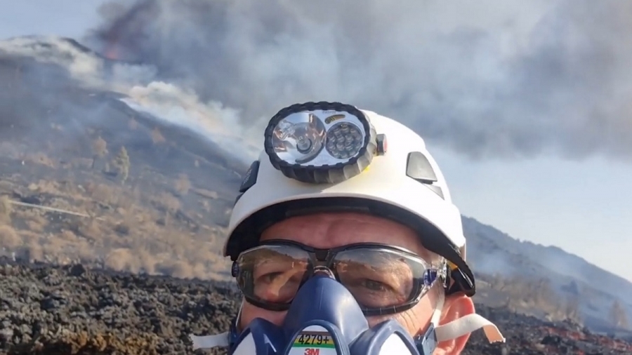 Ο Ευθύμιος Λέκκας στο ηφαίστειο Cumbre Vieja: «Απόκοσμο τοπίο αποκάλυψης»