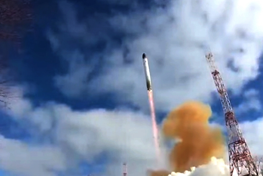 Πύραυλοι Satan II, το νέο υπερόπλο του Putin – Φέρουν πυρηνικές κεφάλες με εμβέλεια δράσης σε ΗΠΑ και Ευρώπη