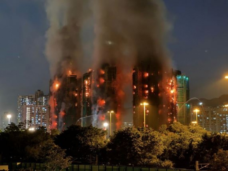 Χονγκ Κονγκ, τραγικός απολογισμός - Στους 55 οι νεκροί από την πυρκαγιά στους ουρανοξύστες, 45 σοβαρά τραυματισμένοι εκατοντάδες οι αγνοούμενοι