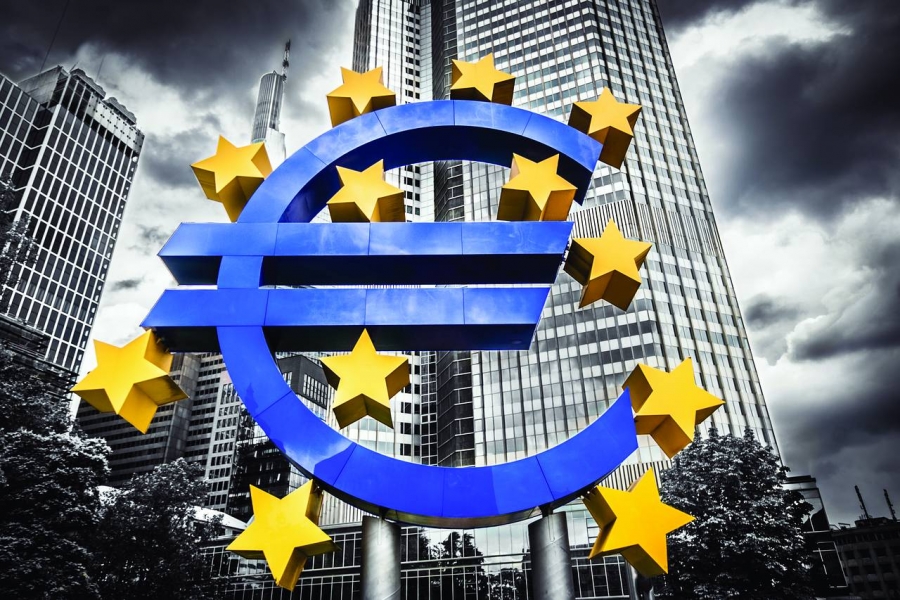 Η ΕΚΤ και το μοντέλο της «Ζimbabwe» - Οι γραφειοκράτες των Βρυξελλών οδηγούν την οικονομία σε «ελεύθερη πτώση»