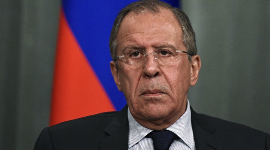 Lavrov: Η Βρετανία προσπαθεί να επιβάλει σε ΕΕ και ΗΠΑ τις πολιτικές της για τη Ρωσία