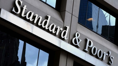 S&P: Στα 8 τρισ. δολ. οι εκδόσεις κρατικών και εταιρικών ομολόγων το 2021