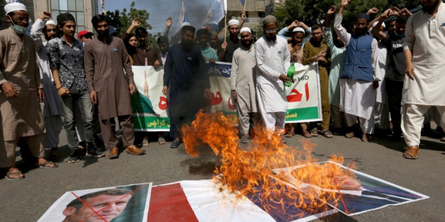 Σοκ: Μουσουλμάνοι στην Ινδία πανηγυρίζουν τους αποκεφαλισμούς στη Νίκαια