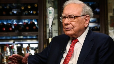 Τέλος εποχής... Ο Warren Buffett αποχωρεί στα 96 από Berkshire Hathaway - Τα 365 δισ. δολ. και ο διάδοχος
