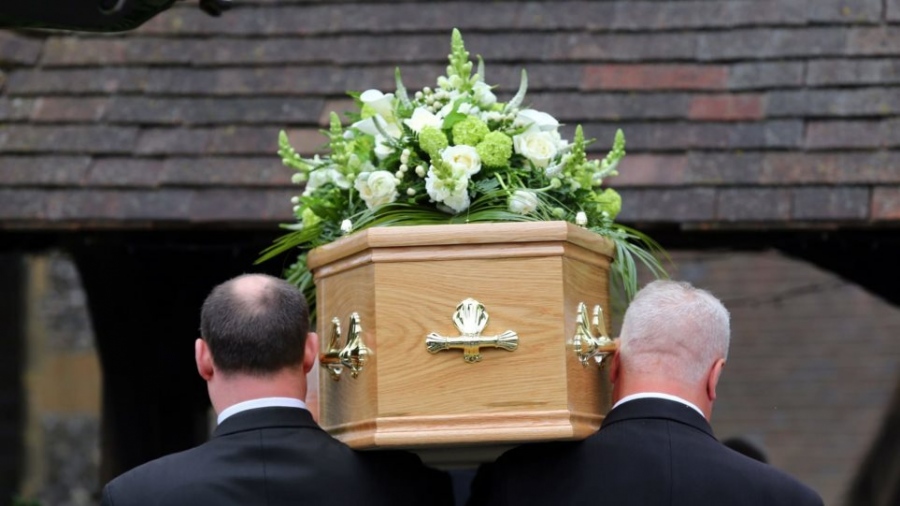 Ομάδα της Θεσσαλονίκης κληρώνει... κηδεία ως δώρο στην ετήσια εκδήλωσή της