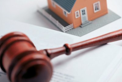 Σε κλίμα έντασης πραγματοποιείται η γενική συνέλευση των συμβολαιογράφων