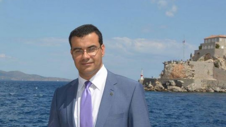 Κουκουδάκης (Δήμαρχος Ύδρας): Στις απαραίτητες νομικές ενέργειες  αν η φωτιά προκλήθηκε από σκάφος με πυροτεχνήματα