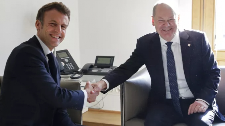 Γεύμα εργασίας Macron - Scholz στο Παρίσι: Κρίση στην ενέργεια και οικονομία στο επίκεντρο της συζήτησης