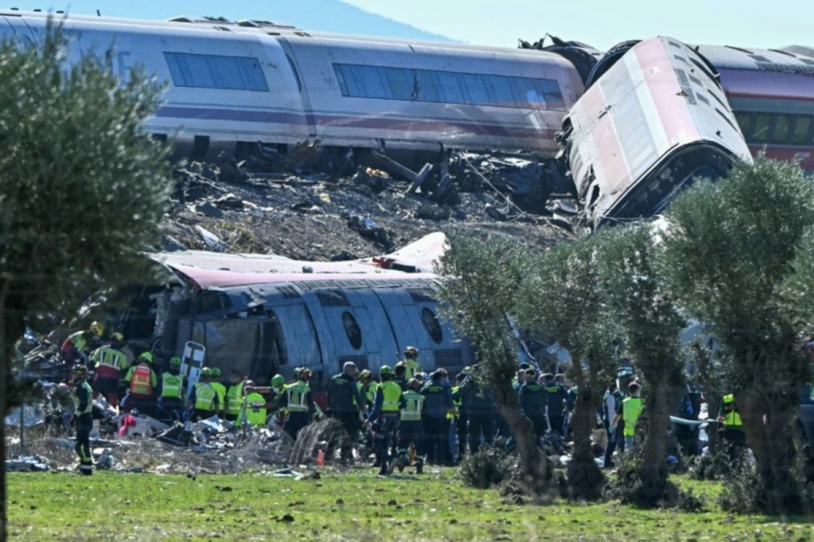 Ισπανία: «Ανθρώπινο λάθος» πίσω από τη σύγκρουση των τρένων;