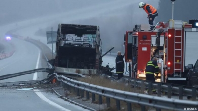 Τραγωδία στη Βουλγαρία – 46 νεκροί ανάμεσα τους 12 παιδιά μετά από τροχαίο και φωτιά σε λεωφορείο
