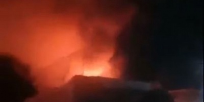 Μεγάλη φωτιά σε δομή ΜΚΟ για μετανάστες στη Μυτιλήνη